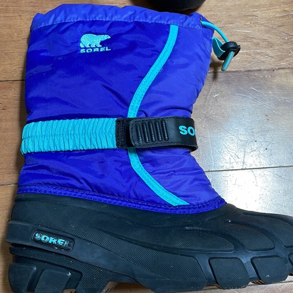Sorel Kids Winter Boot - Size 3 - Picture 5 of 7